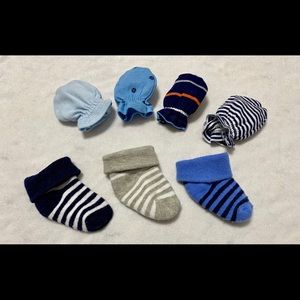 Baby gloves and socks
